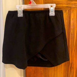 Black Olivacious skort!
